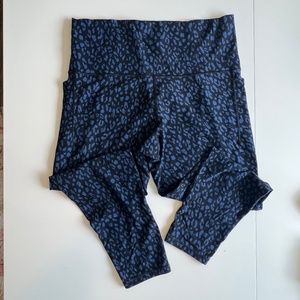 Athleta Salutation Stash Pocket II 7/8 Tight, Dot Leopard, Size 1x